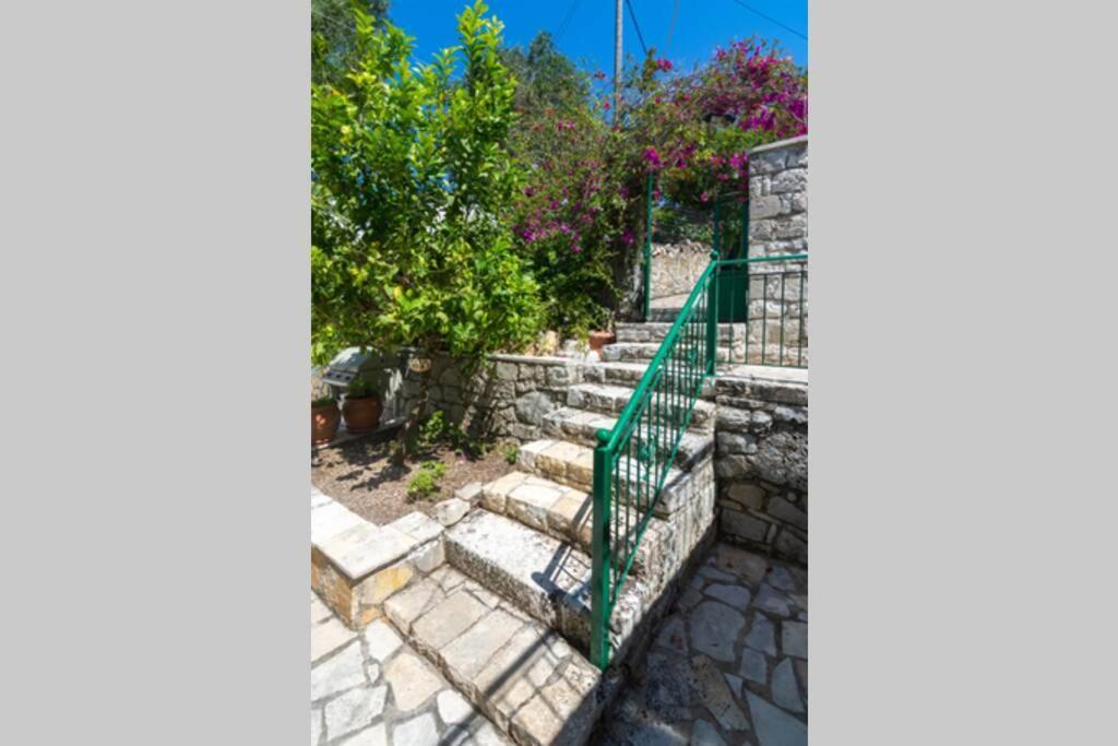 Thanos Cottage Vlachopoulátika Exterior photo
